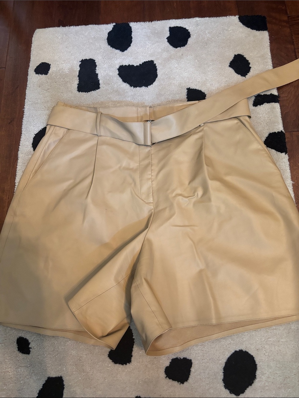Beige Lafayette 148 High-Waist Leather Belted Women's Shorts size 14